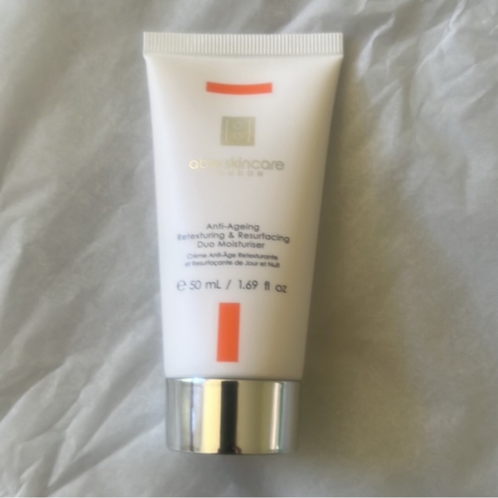 Able skincare London
Anti-Ageing Retexturing and Resurfacing Duo Moisturiser